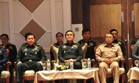 Командующий армией Таиланда отверг информацию о связях с демонстрантами
