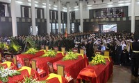 В Ханое прошла церемония прощания с офицерами и солдатами, погибшими при крушении вертолета