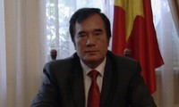 Посольство СРВ на Украине содействует вьетнамцам, проживающим на востоке этой страны