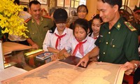 Открылась выставка карт и материалов, подтверждающих принадлежность Хоангша и Чыонгша к Вьетнаму