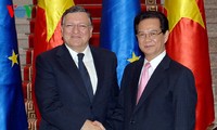 Переговоры между премьер-министром СРВ и председателем Еврокомиссии