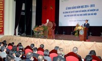 Премьер Вьетнама принял участие в церемонии начала нового учебного года в ХГУ