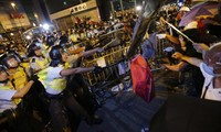 Гонконг: продолжаются столкновения в районе Монгкок