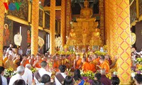 Буддийский праздник «И Катхина» в Ханое