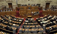 Парламент Греции утвердил проект госбюджета на 2015 год