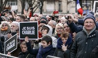 Во Франции миллионы человек вышли на марш против терроризма