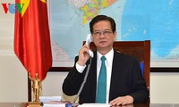 Премьер-министр СРВ Нгуен Тан Зунг провёл телефонный разговор с японским коллегой