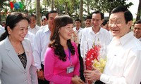 Президент СРВ Чыонг Тан Шанг поздравил жителей уезда Кучи города Хошимина с Тэтом