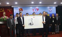 В Ханое приняли материалы и карты вьетнамских архипелагов Хоангша и Чыонгша