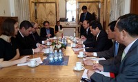 Политические консультации между Вьетнамом и Чешской Республикой