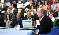Владимир Путин проводит традиционную «прямую линию» с россиянами