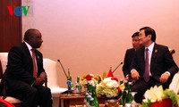 Президент СРВ Чыонг Тан Шанг провёл двусторонние встречи на полях саммита стран Азии и Африки