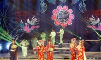 В провинции Донгтхап открылся фестиваль народных песен Южного Вьетнама