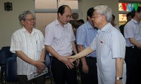 Вьетнамские руководители встретились с избирателями страны