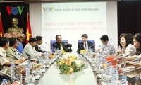 Делегация камбоджийских журналистов посетила Радио «Голос Вьетнама»