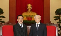 Генсек ЦК КПВ Нгуен Фу Чонг принял премьер-министра Лаоса