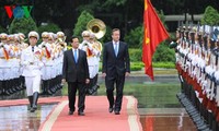 В Ханое прошли церемония встречи британского премьера и переговоры с ним