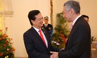 Премьер Вьетнама завершил визит в Малайзию и участие в праздновании 50-летия независимости Сингапура