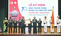 Министерство финансов Вьетнама награждено орденом Хо Ши Мина
