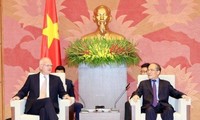 Спикер вьетнамского парламента принял главу миссии ЕС во Вьетнаме
