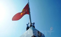 В провинции Куангнинь завершилась установка национального флагштока на острове Чан