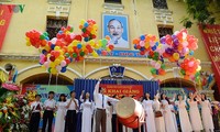 Во Вьетнаме более 22 млн школьников и студентов участовали в церемонии начала нового учебного года