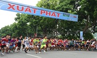 Более 1300 человек приняли участие в финале 42-го марафона в Ханое