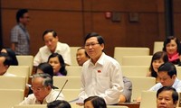 Депутаты вьетнамского парламента обсудили проект Закона о сборах