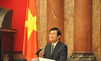 Руководители Вьетнама поздравили ОАЭ с Днем независимости страны