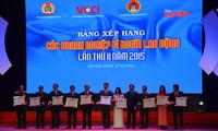 Во Вьетнаме чествованы предприятия, действующие ради трудящихся