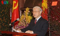 Генсек ЦК КПВ Нгуен Фу Чонг поздравил руководителей Вьетнама с наступающим Тэтом