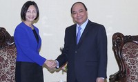 Нгуен Суан Фук принял директора-распорядителя сингапурской компании Temasek