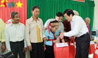 Президент СРВ посетил солдат и жителей пограничного уезда Локнинь провинции Биньфыок