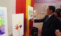 В Ханое открылась выставка детских рисунков «Я рисую Россию - Я рисую Вьетнам»