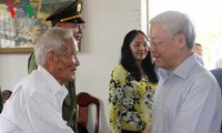 Генсек ЦК КПВ Нгуен Фу Чонг посетил уезд Зиенкхань провинции Кханьхоа