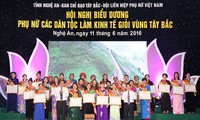 Конференция по чествованию женщин северо-западного региона Вьетнама за успешное ведение хозяйства 