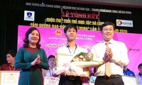 Вручены призы победителям конкурса «Молодёжь учится и работает по примеру Хо Ши Мина»