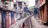 Жизнь населения вблизи железной дороги в Ханое