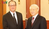 Генсекретарь ЦК КПВ Нгуен Фу Чонг принял президента Франции