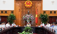 Премьер Вьетнама провел рабочую встречу с руководителями провинций Баклиеу и Камау