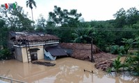 Во Вьетнаме мобилизованы все силы на ликвидацию последствий наводнения