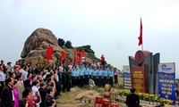 На крайнем востоке материкового Вьетнама прошла церемония поднятия флага страны в честь Нового года