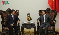Вице-премьер Ву Дык Дам принял президента Всемирной академии наук