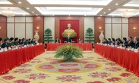 В Ханое прошла программа «Слава Вьетнаму: достижения за 30 лет обновления страны»