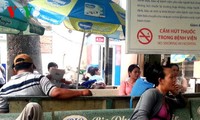 Вьетнам строго исполняет закон о борьбе с табакокурением