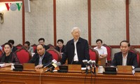 Генсек ЦК КПВ Нгуен Фу Чонг провел рабочую встречу с бюро парткома Ханоя