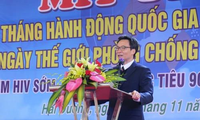 Вице-премьер Ву Дык Дам: всем больным ВИЧ создаются условия для лечения