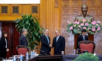 Нгуен Суан Фук принял делегацию Федерации экономических организаций Японии «Кэйданрэн»