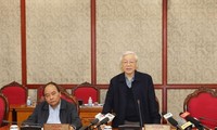 Генсек ЦК КПВ Нгуен Фу Чонг потребовал хорошего выполнения кадровой работы