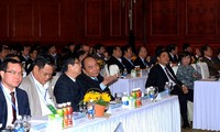 Премьер-министр Нгуен Суан Фук принял участие во вьетнамском форуме органического земледелия